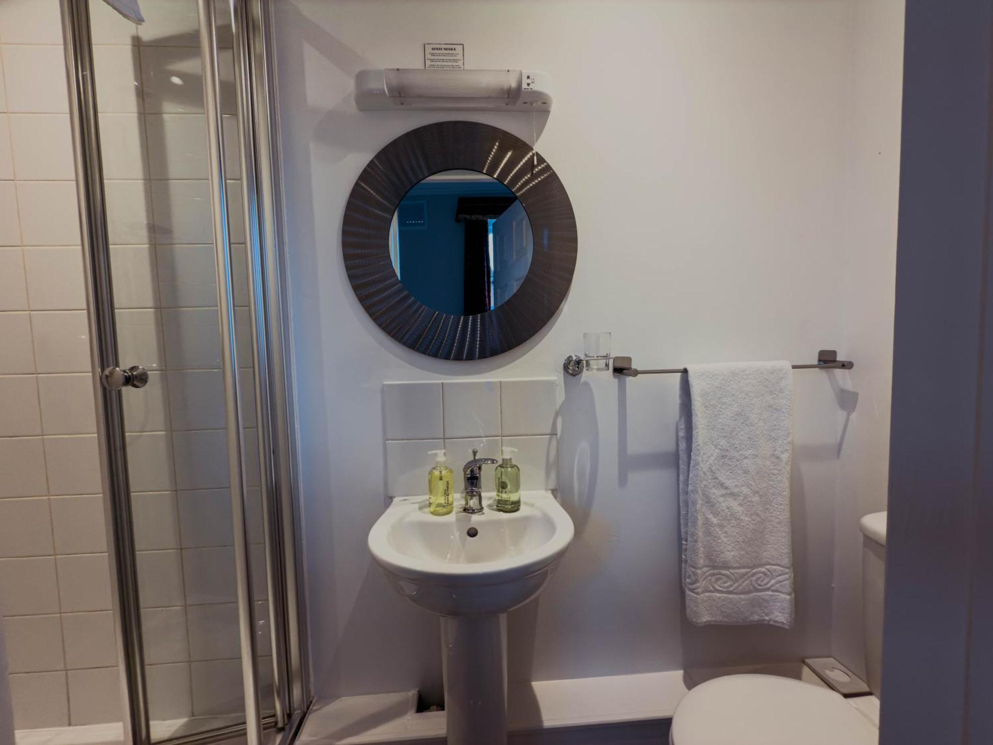 Newport Quay Bed & Breakfast Екстериор снимка