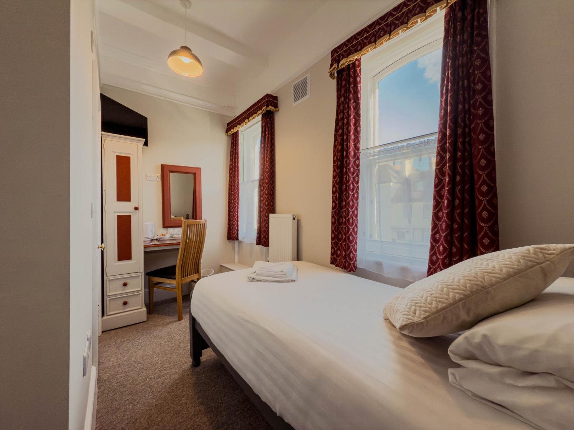 Newport Quay Bed & Breakfast Екстериор снимка