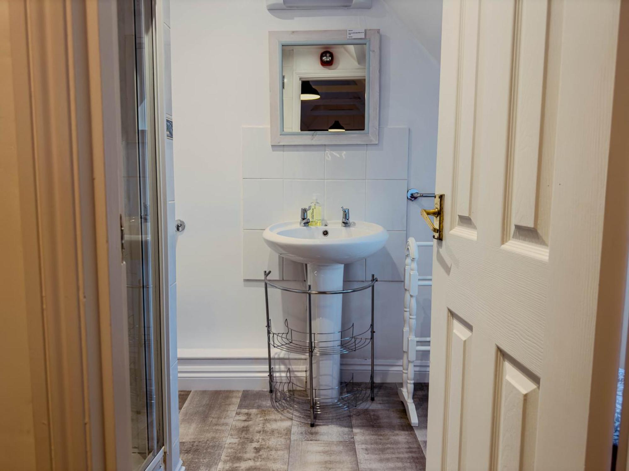 Newport Quay Bed & Breakfast Екстериор снимка