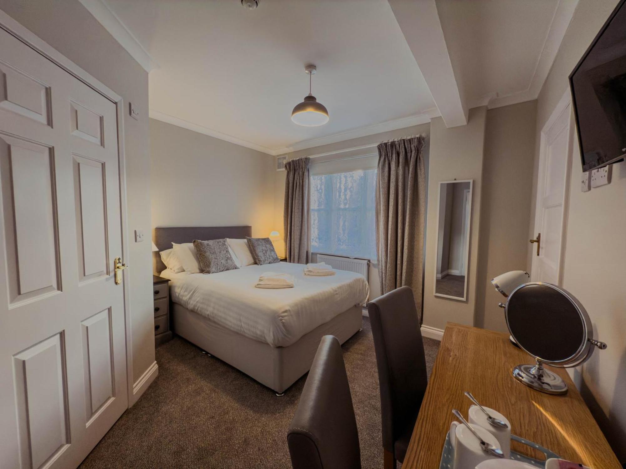Newport Quay Bed & Breakfast Екстериор снимка