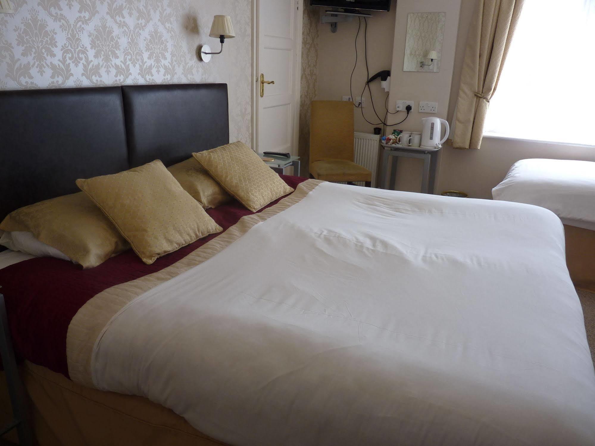 Newport Quay Bed & Breakfast Екстериор снимка