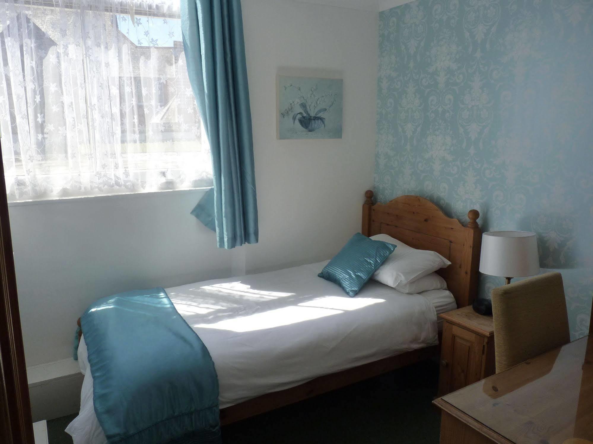 Newport Quay Bed & Breakfast Екстериор снимка